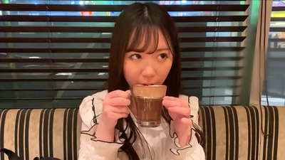 នាងគឺជាមិត្តដែលនៅក្លឹបដូចគ្នានៅសកលវិទ្យាល័យ ហើយនាងគឺជានារីដែលទាក់ទាញបំផុតនៅក្នុងក្លឹប។ នេះជាបរិយាកាសស៊ិចស៊ីរបស់ជប៉ុន។